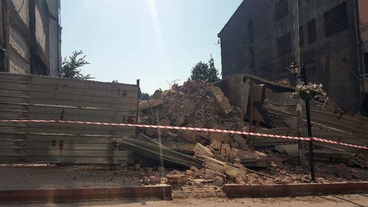 Yıkım Sırasında Mahsur Kalan Vatandaşları İtfaiye Kurtardı G4