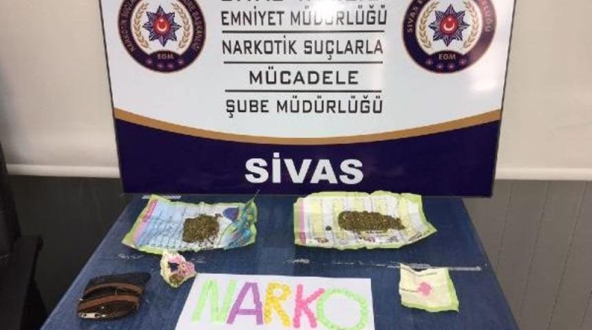 Sivas'ta Uyuşturucu Operasyonunda 3 G&ouml;zaltı