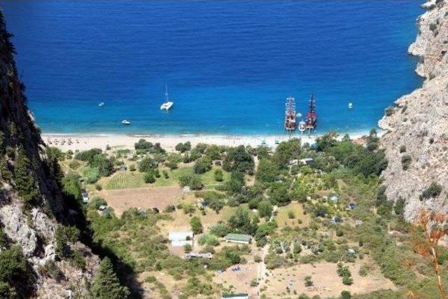 Kelebekler Vadisi'ne Inilen Patika Yol Kapatılamıyor