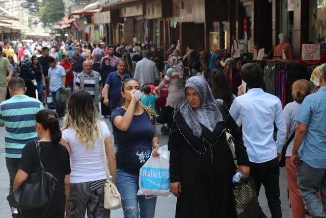 Gaziantep’te Bayram Telaşı Erken Başladı