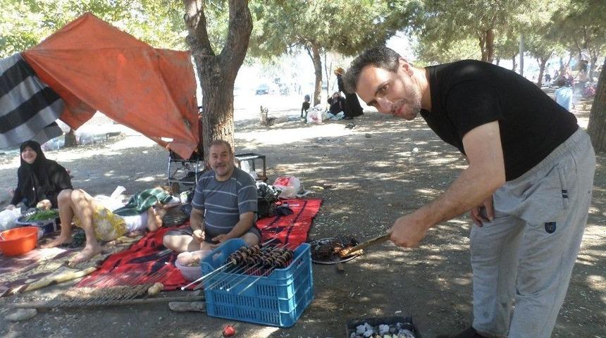 Suriyeli Muhacirler Piknikte Buluştu