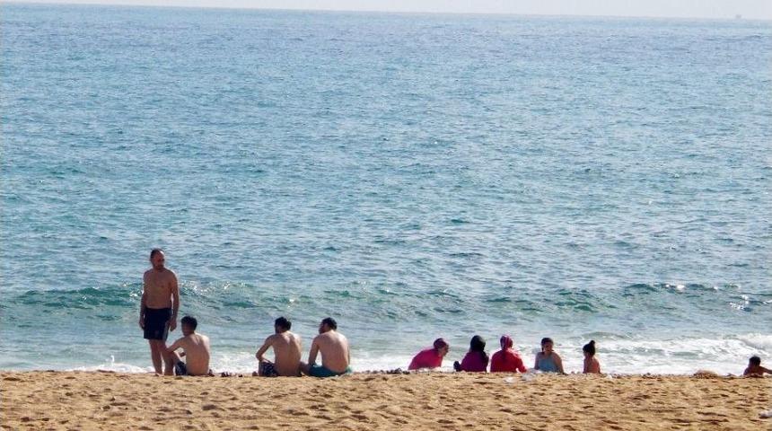 Vatandaşlar Karaburun Plajından Şikayet&ccedil;i