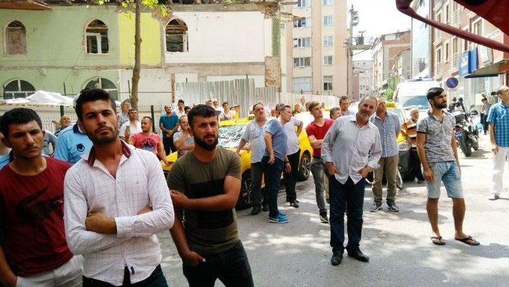 Yangında Mahsur Kalan Kızı İtfaiye Ekipleri Kurtardı. G3