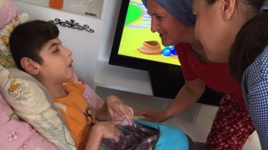 Ak Parti Kadın Kolları &Uuml;yeleri Ziyaretlerini S&uuml;rd&uuml;r&uuml;yor