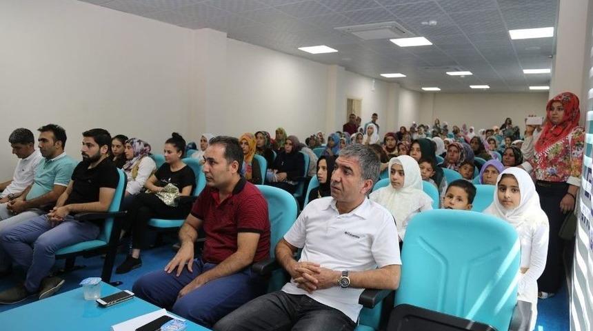 Belediyenin Gen&ccedil;lik Merkezi İlk Mezunlarını Verdi