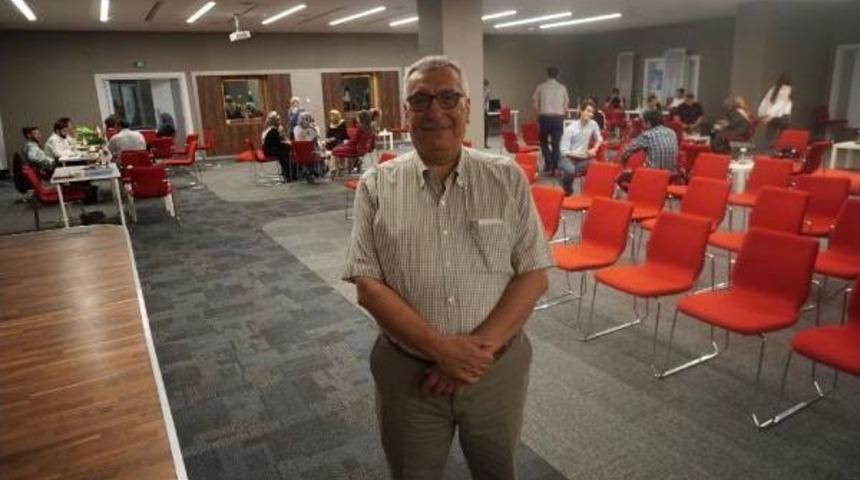 "amacımız &Ouml;ğrencilere Geniş &Ccedil;er&ccedil;eveden Bakmayı &Ouml;ğretmek"