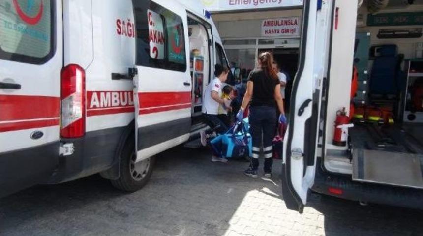 Kazada Yaralanan Ikizlere Sağlık&ccedil;ı Şefkati