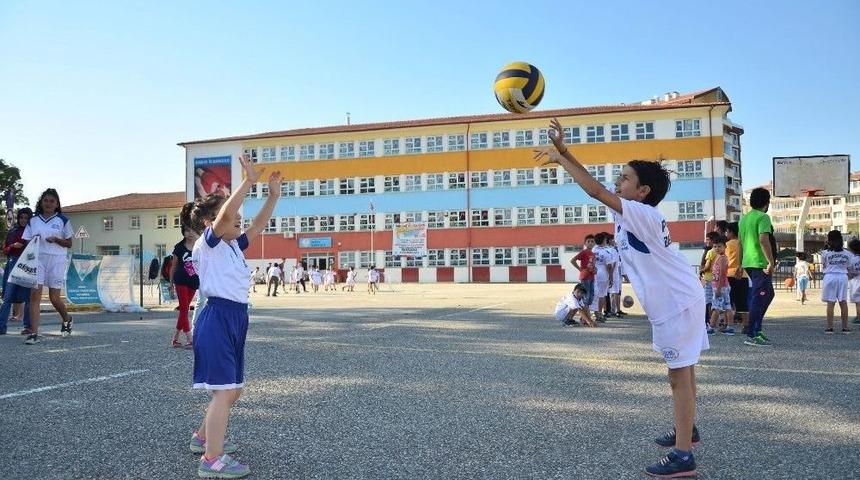 Pursaklar&rsquo;da Yaz Spor Okulu Coşkusu