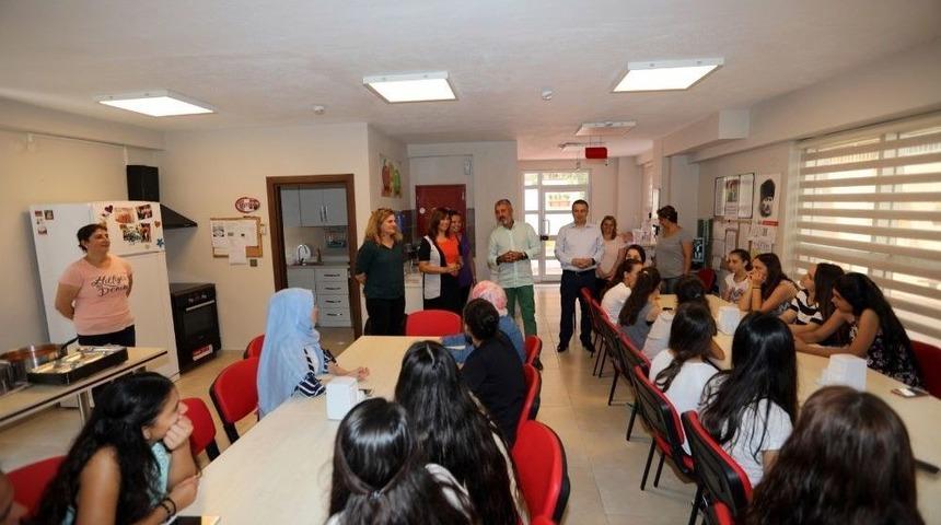 Manavgat Belediyesi&rsquo;nden Kız &Ouml;ğrencilere Sıcak Yuva