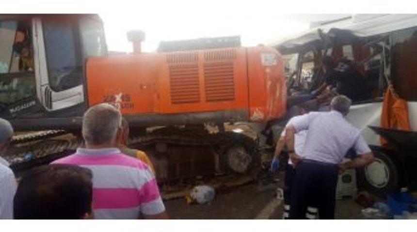 Ağrı - Patnos Karayolunda Trafik Kazası: &Ccedil;ok Sayıda &Ouml;l&uuml; Ve Yaralı