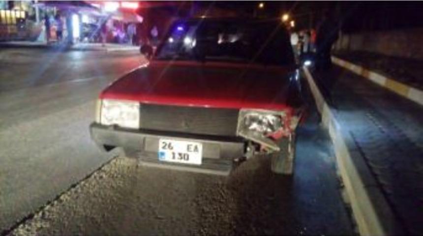 İki Otomobil &Ccedil;arpıştı: 1 Yaralı