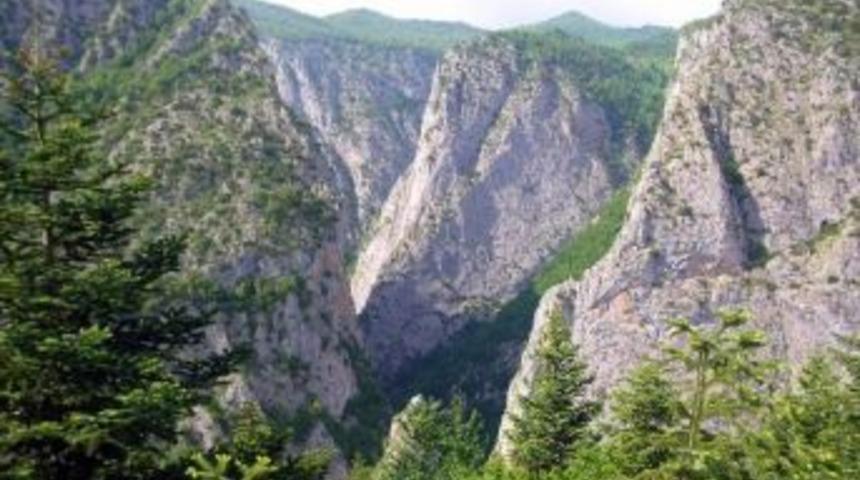 Kastamonu'da Valla Kanyonu'na 3 Kişiden Az Giriş Yasaklandı