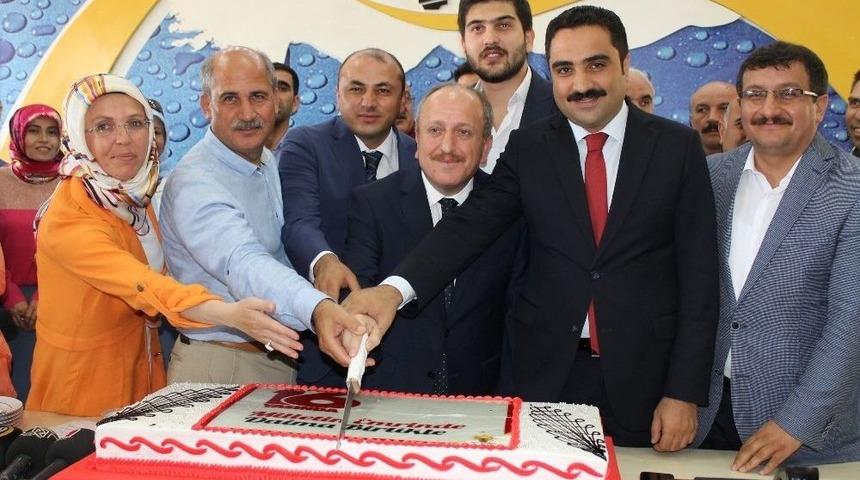 Ak Parti &Ccedil;orum İl Başkanı Mehmet Karadağ;