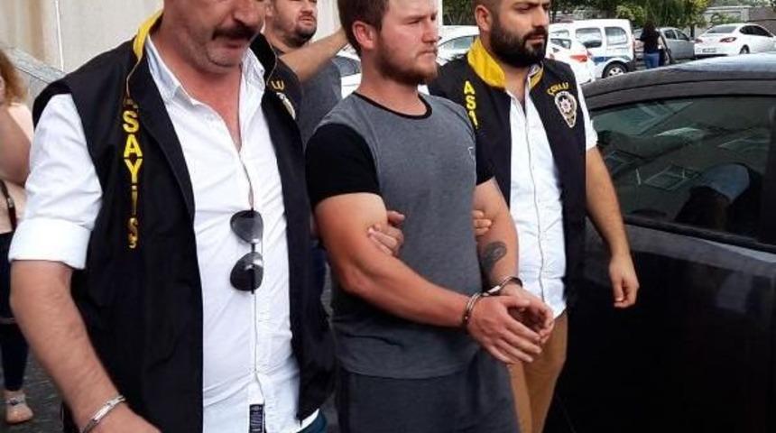 Dayısını &Ouml;ld&uuml;r&uuml;p, Oğlunu Yaralayan Ş&uuml;pheli Birahanede Yakalandı