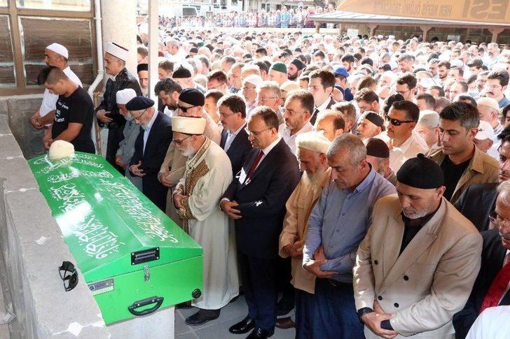 Başbakan Yardımcısı Bozdağ, Yozgat’ta Cenaze Törenine Katıldı G1