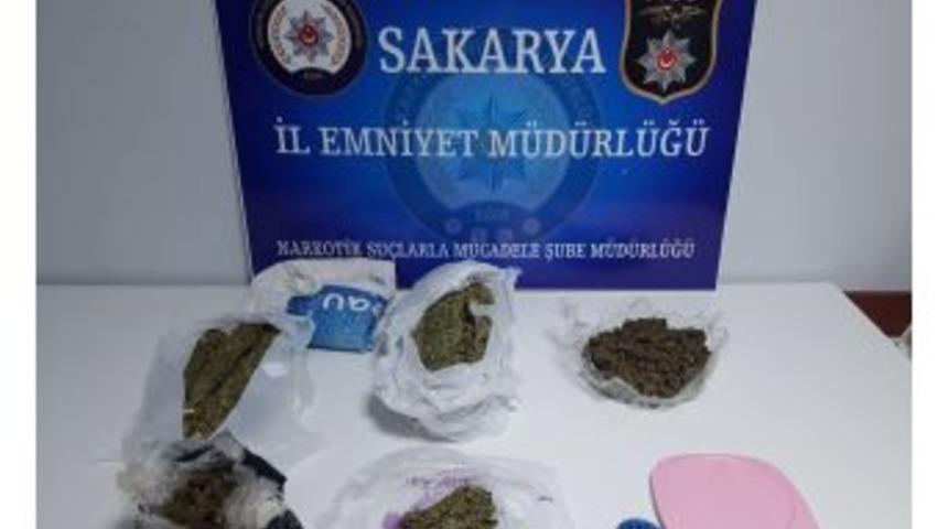 Sakarya&rsquo;da Semt Pazarcısı Uyuşturucu Satıcısı &Ccedil;ıktı