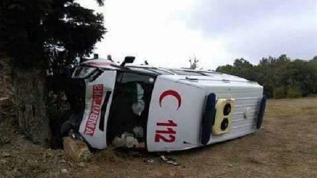 Andırın'da Ambulans Devrildi: 3 Yaralı