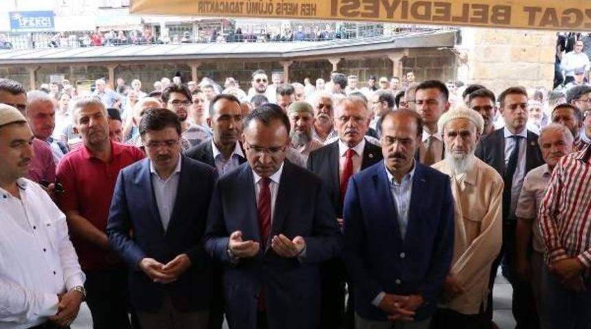 Bozdağ, 93 Yaşında &Ouml;len İpek'in Cenazesine Katıldı