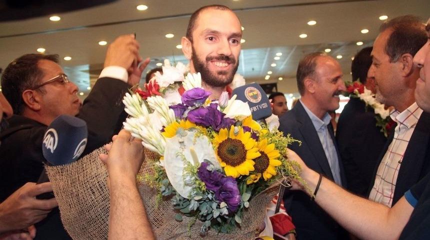 Atletizm Milli Takımı T&uuml;rkiye&rsquo;ye D&ouml;nd&uuml;