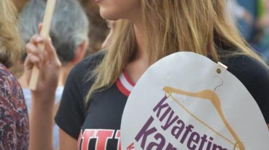 Kadınlardan Derya Ve Seray'a Destek