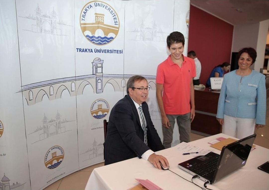 T&uuml;&rsquo;de İlk Kaydı Rekt&ouml;r Tabakoğlu Yaptı