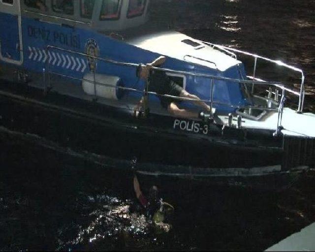 Karaköy'de Bir Çocuğun Denize Düştüğü Iddiası Üzerine Arama Başlatıldı