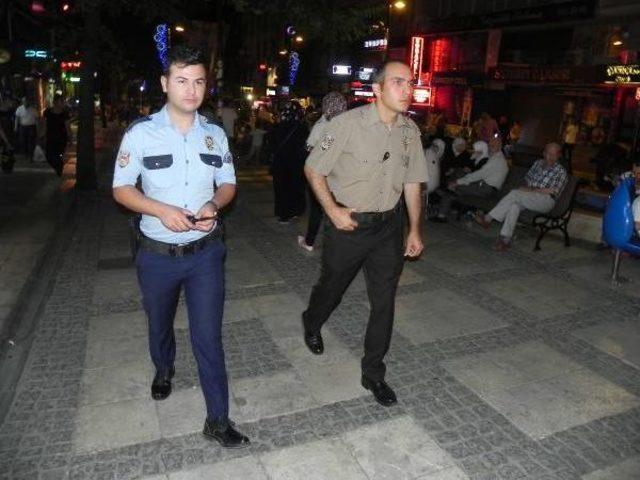 ‘Gece Kartalları’ Ilk Gece Polislerle Devriye Görevine Çıktı