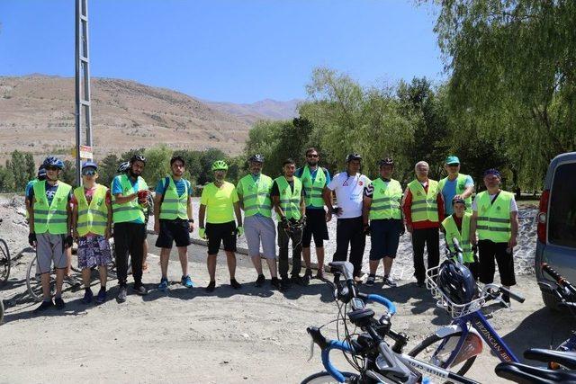 Erzincan Belediyesi Ve Bisikletliler Derneğinden Bisiklet Turu