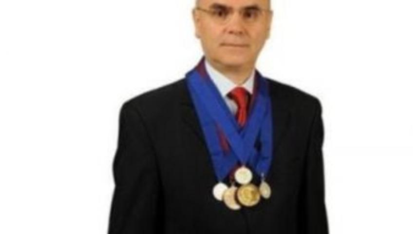 Doç. Dr. Ahmet Yıldızhan, “dar Kanal Hastalığının Her Aşamasına Dikkat Edin!”