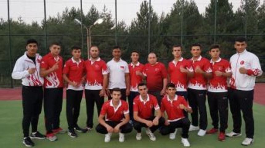 Gen&ccedil; Boks&ouml;rler Ukrayna&rsquo;da Ringe &Ccedil;ıkıyor