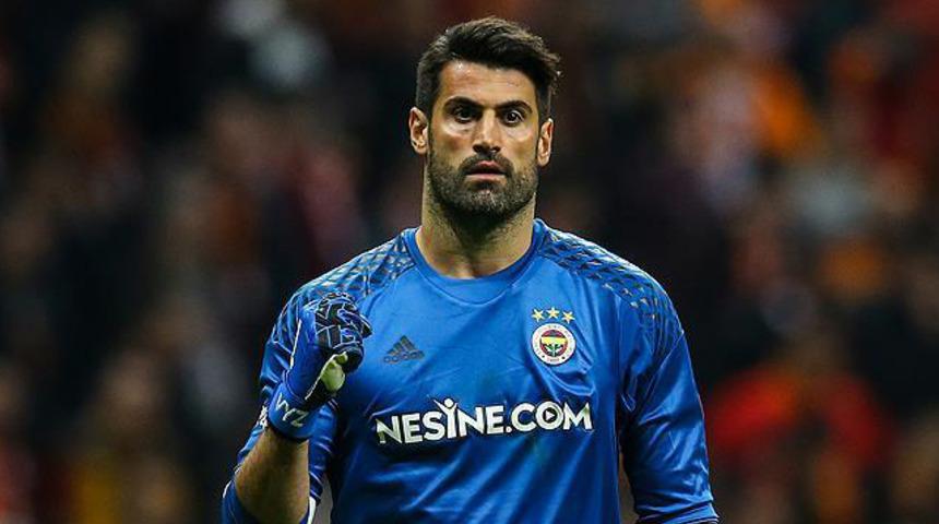 Fenerbahçe'de Volkan Demirel Harun Tekin ve Berke Özer'e taktik verecek