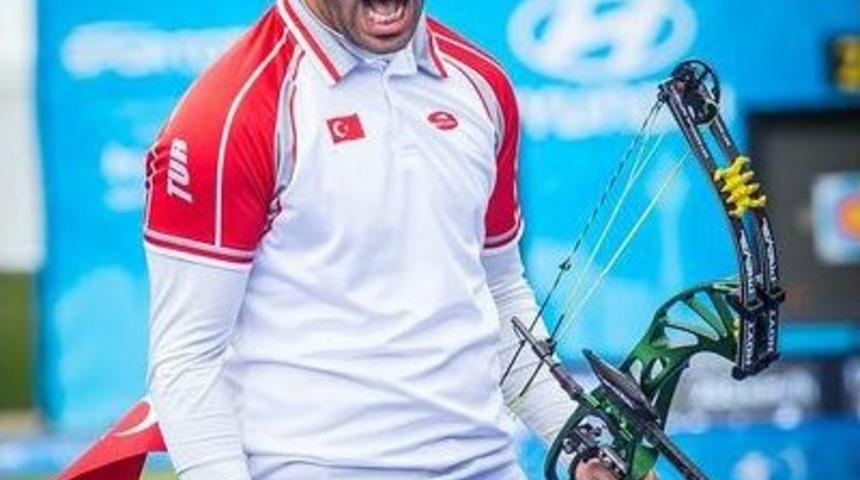 Demir, Altın Madalya Kazandı