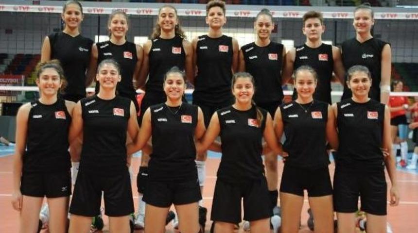 Kadın Voleybolcular 2 D&uuml;nya Şampiyonası'na Bursa'da Hazırlanıyor