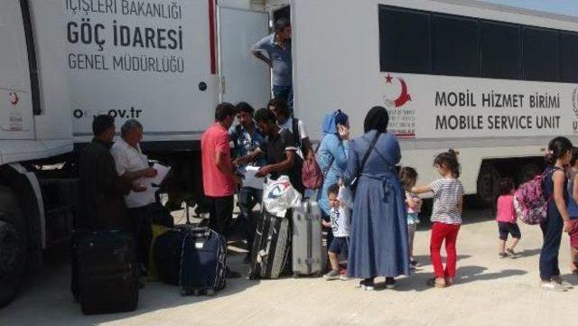 Suriyeliler Bayram Için Ülkelerine Gitmeye Başladı