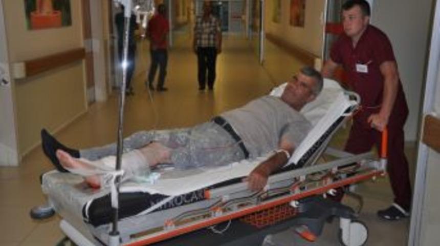 Asfalt İş&ccedil;isine Otomobil &Ccedil;arptı