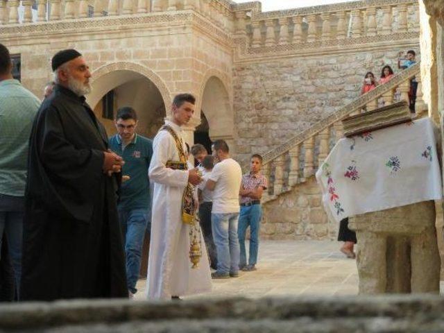 Midyat'ta Süryaniler, Meryem Ana'yı Ayinle Andı