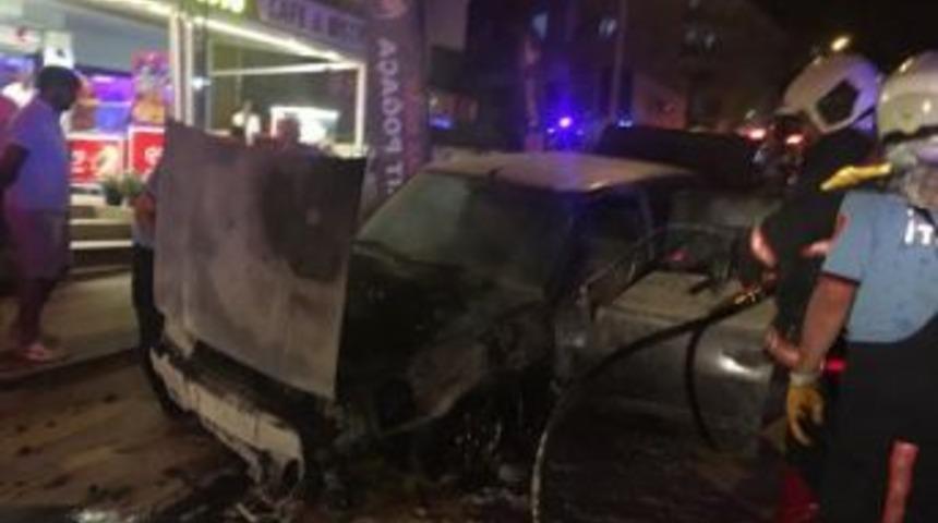 Başkentte Park Halindeki Otomobil Alev Aldı