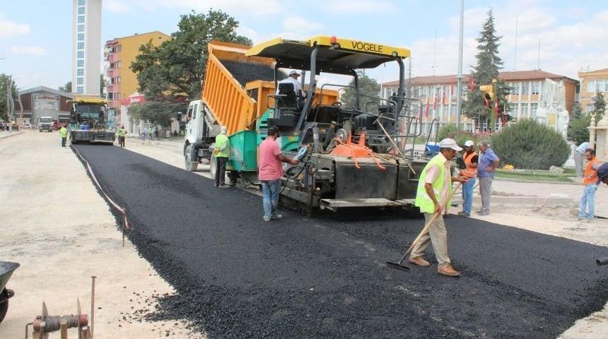 Yenilenen Turhal&rsquo;da Asfalt &Ccedil;alışması Başlatıldı