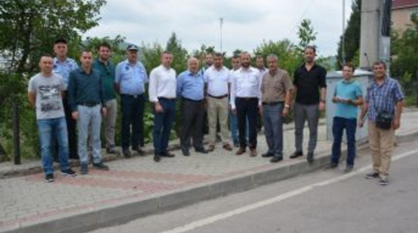 İzmit Belediyesi&rsquo;nin Mahalle Gezileri Devam Ediyor