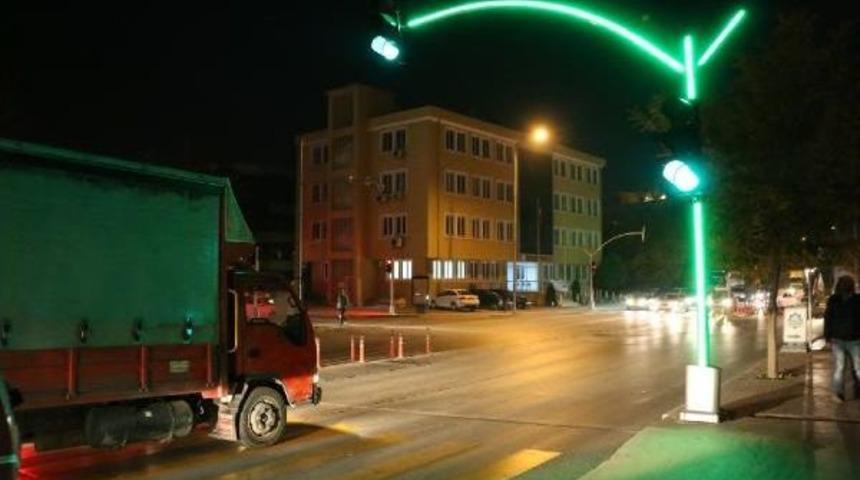 Yalova&rsquo;Nın Trafik Işıkları Fransa&rsquo;Ya &Ouml;rnek Oldu