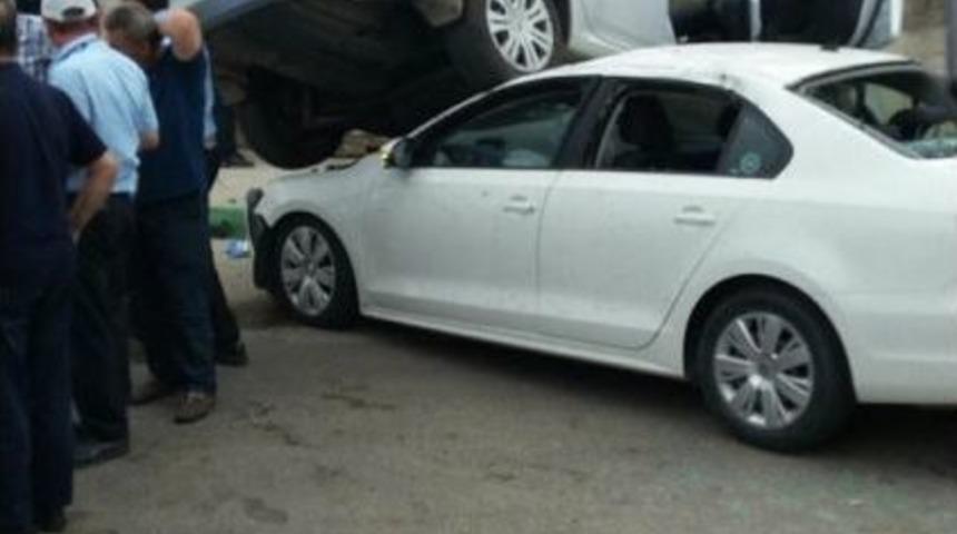 Aksiyon Filmlerindeki Gibi Ara&ccedil;lar Birbirinin &Uuml;st&uuml;ne &Ccedil;ıktı