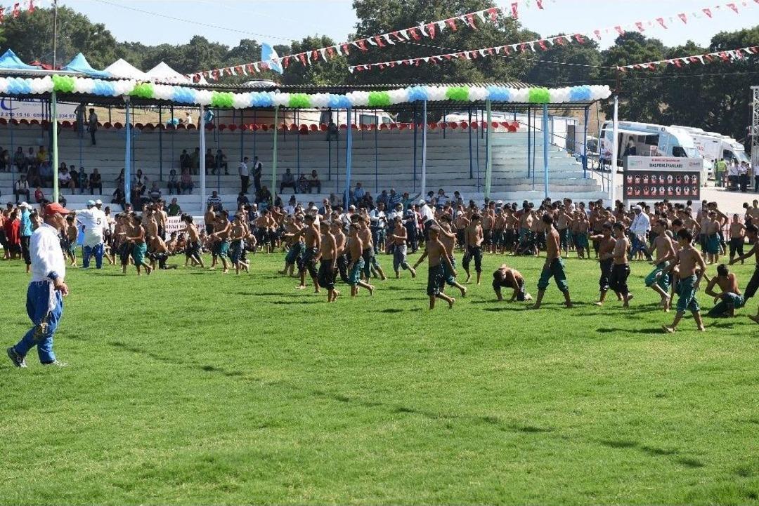 Geleceğin Başpehlivanları Kurtdereli&rsquo;de Yetişiyor