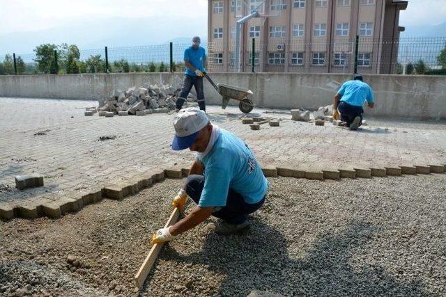 Kartepe’de Üst Yapı Estetik Hale Getiriliyor