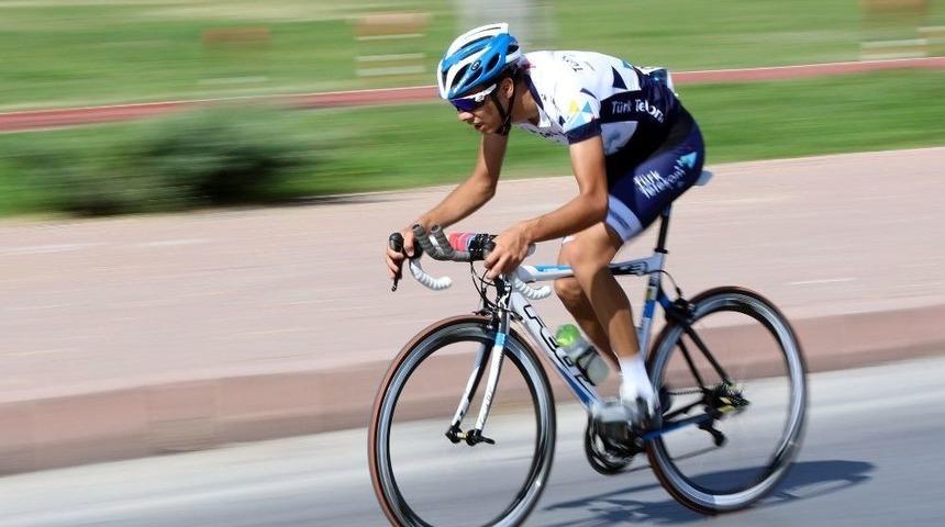 Talas’ta Bisiklet Yol Şampiyonası Başladı