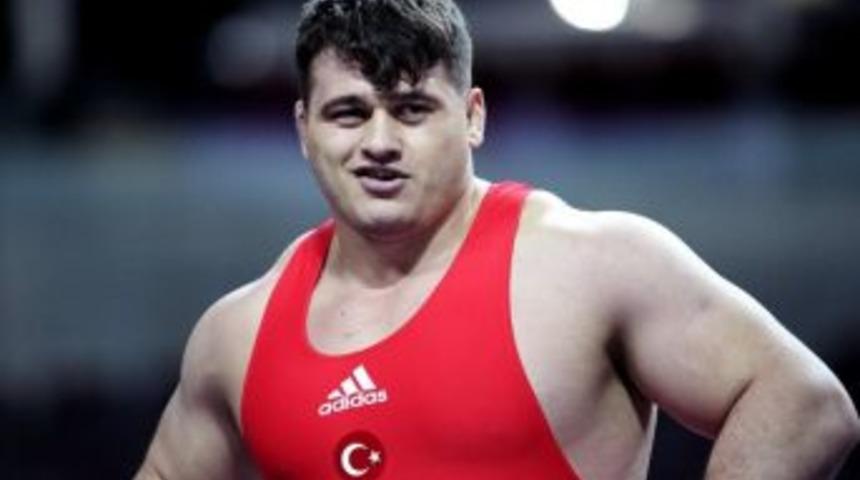 D&uuml;nya G&uuml;reş Şampiyonası&rsquo;nın Favorisi Milli G&uuml;reş&ccedil;i Rıza Kayaalp