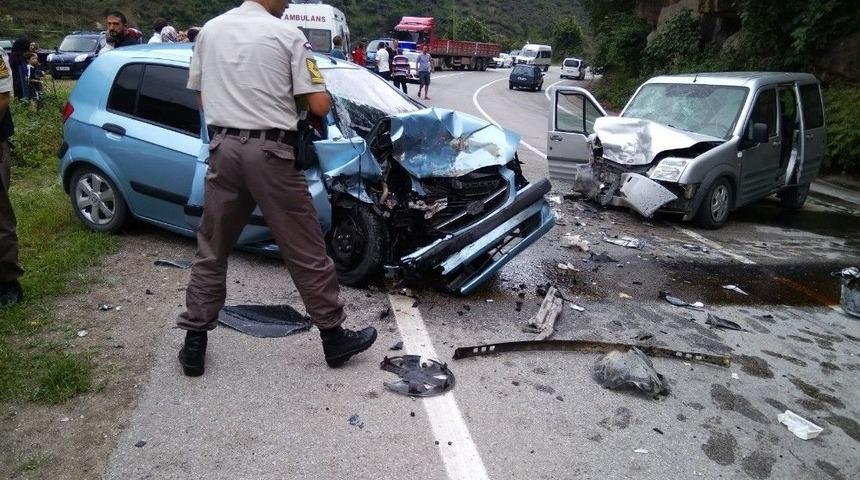 Giresun&rsquo;da Trafik Kazası: 4 Yaralı
