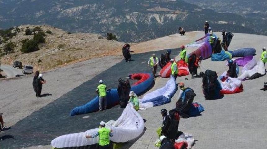 &Ccedil;ameli Semaları Rengarenk