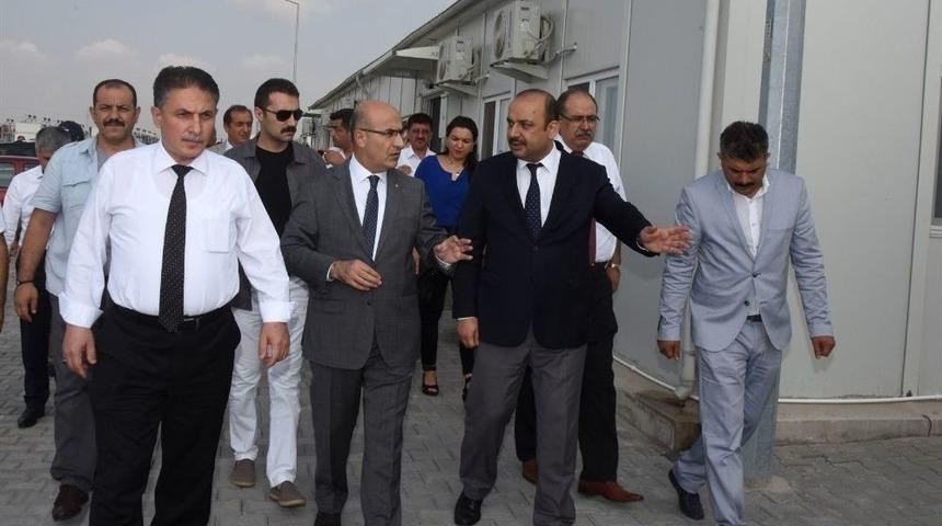 Vali Demirtaş, Suriyeliler İ&ccedil;in Kurulan Konteyner Kentte İncelemede Bulundu