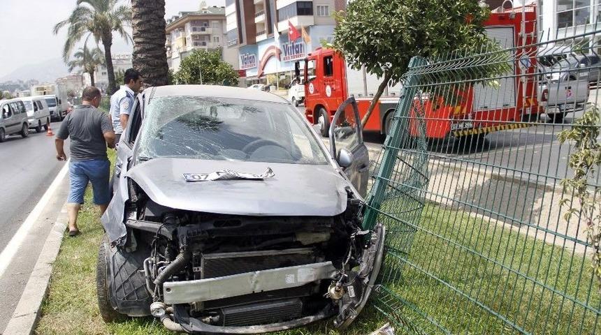 Otomobille Yakıt Tankeri &Ccedil;arpıştı: 1 Ağır Yaralı