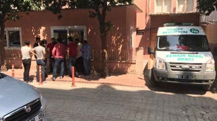 Asker Bı&ccedil;aklı Kavgada &Ouml;ld&uuml;r&uuml;ld&uuml;